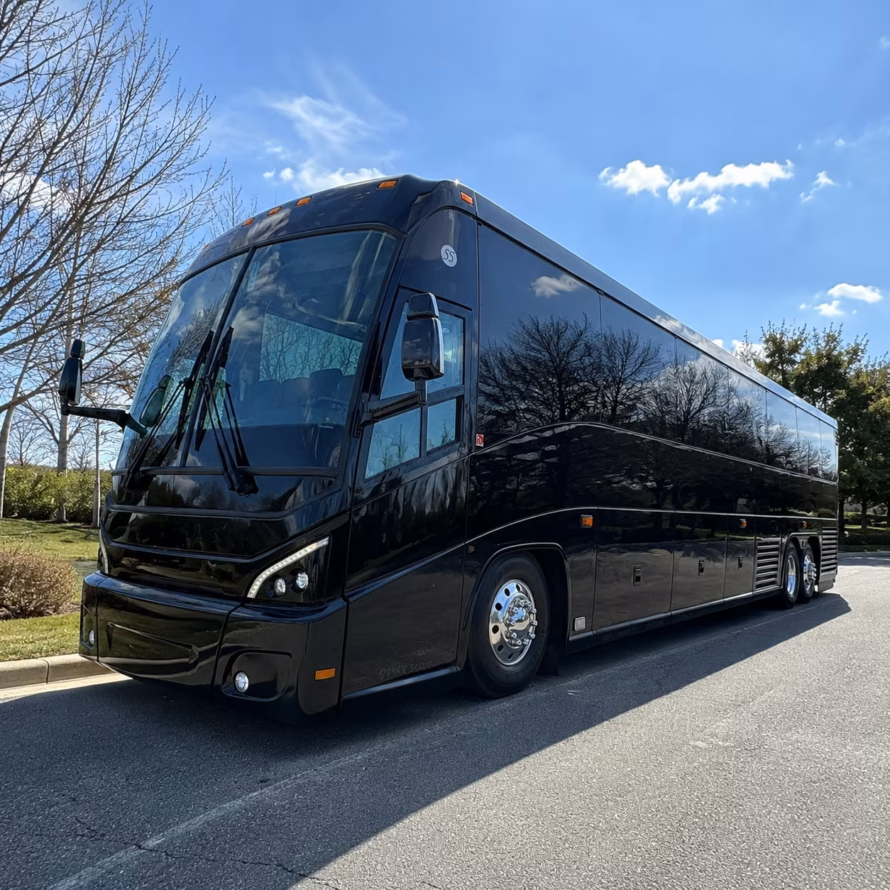charter buses to the fivepoint amphitheatre and irvine concert venues