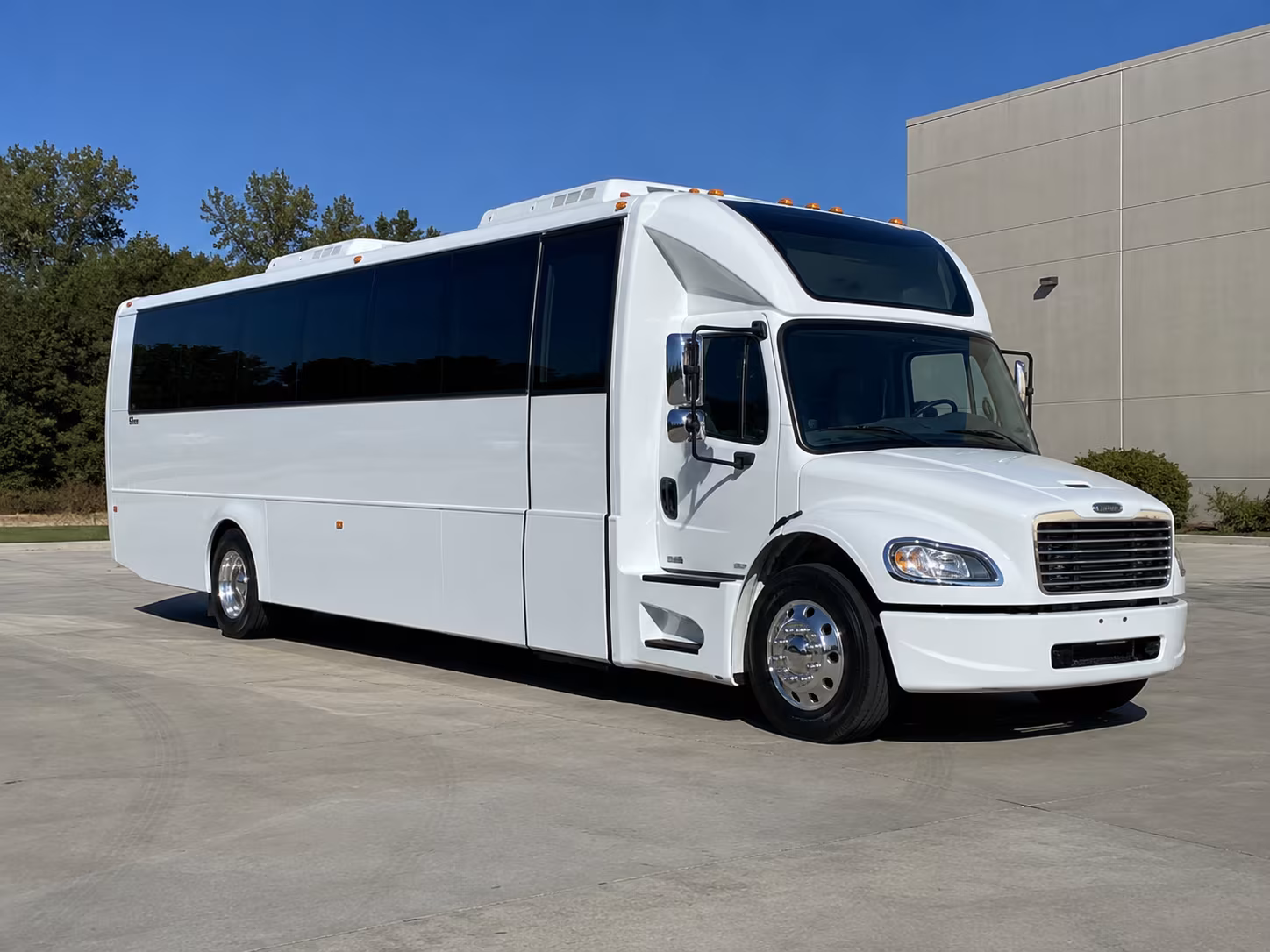 fullerton 28 passenger party bus