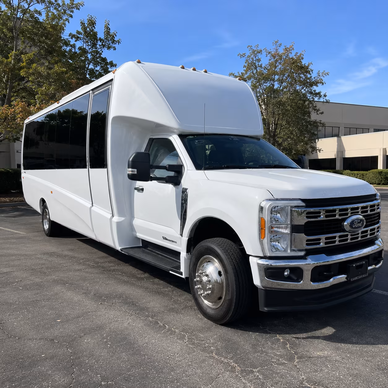 minibus rentals for fullerton prom groups of every size