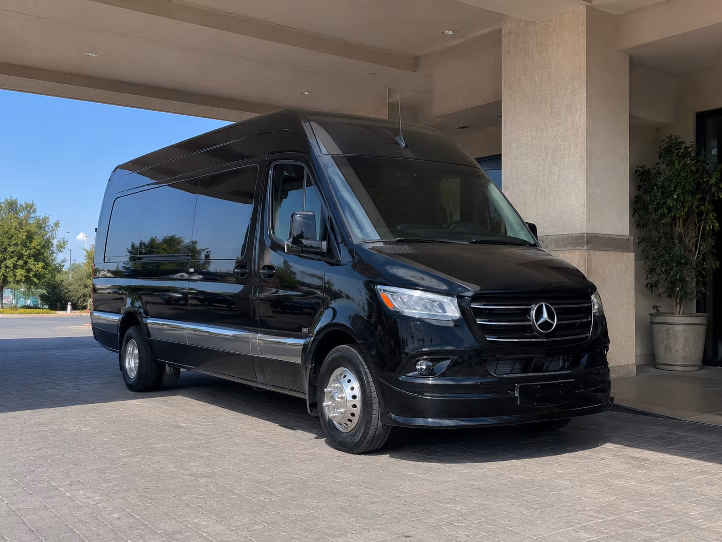 museum bus rentals for fullerton area history and art field trips